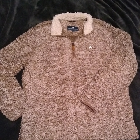 🚨 SOLD 🚨 Southern Shirt Co Sherpa - Picture 2 of 2